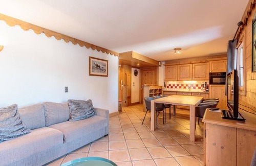 Les Belleville Apartment | 50m from ski slopes, 3rd floor, view mountain, fitness, swimming pool, sauna, hammam, balcony, tv