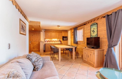 Les Belleville Apartment | 50m from ski slopes, 3rd floor, view mountain, fitness, swimming pool, sauna, hammam, balcony, tv