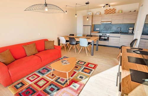 Arc-1600 Apartment | 50m from ski slopes, fitness, swimming pool, sauna, hammam, terrace, parking, tv, ski locker, 75m²