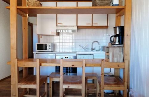 Cognet Apartment | 50m from ski slopes, 2nd floor, balcony, tv, ski locker, 44m², Alpe d'Huez