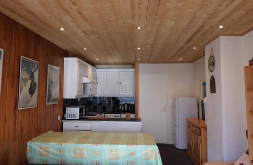 Le Lavachet Apartment | 50m from ski slopes, 2nd floor, balcony, tv, ski locker, 55m², Tignes