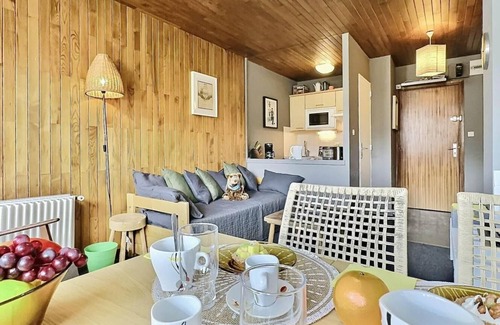 Le Lavachet Apartment | 50m from ski slopes, 4th floor, balcony, tv, ski locker, 40m², Tignes