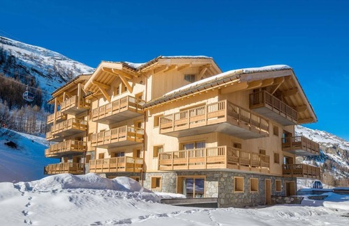 Les Boisses Apartment | 50m from ski slopes, 4th floor, view valley, fitness, swimming pool, sauna, hammam, balcony, tv