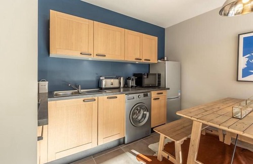 Plagne Centre Apartment | 50m from ski slopes, 5th floor, view resort, balcony, parking, tv, ski locker, 55m², La Plagne