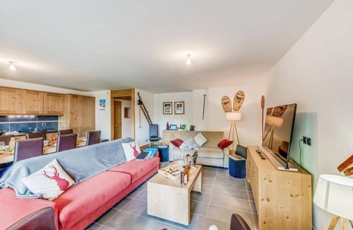 Les Boisses Apartment | 50m from ski slopes, 5th floor, fitness, swimming pool, sauna, hammam, balcony, tv, ski locker