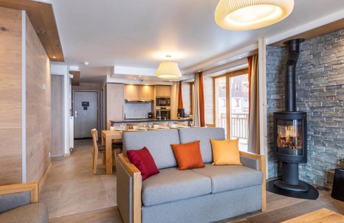Lanslevillard Apartment | 50m from ski slopes, fitness, swimming pool, sauna, hammam, balcony, fireplace or stove, tv