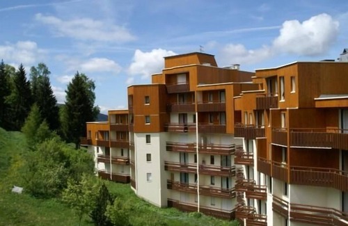 Prapoutel Apartment | 50m from ski slopes, balcony, parking, tv, ski locker, 43m², Les 7 Laux