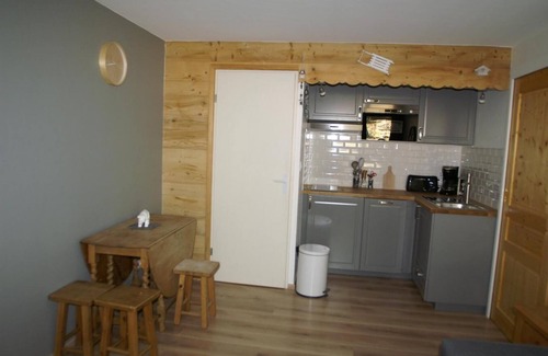 Prapoutel Apartment | 50m from ski slopes, balcony, parking, tv, ski locker, 28m², Les 7 Laux