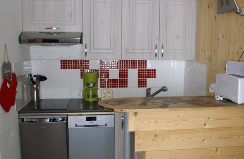 Prapoutel Apartment | 50m from ski slopes, balcony, parking, tv, ski locker, 28m², Les 7 Laux