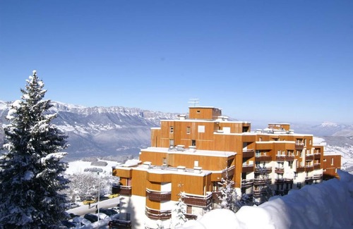 Prapoutel Apartment | 50m from ski slopes, balcony, parking, tv, ski locker, 28m², Les 7 Laux