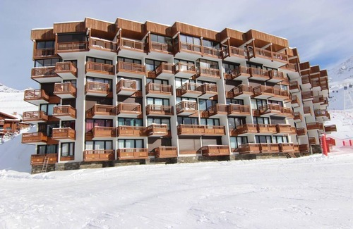 Val-Thorens Apartment | 50m from ski slopes, floor -1, view ski slopes, balcony, tv, 24m², Val Thorens