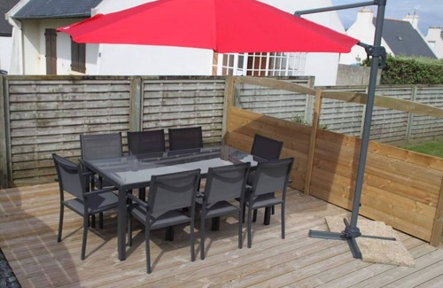 Plouescat House | 50m from the beach, Large house 2 living rooms, 4 CHB, Sauna, garden, PLOUESCAT