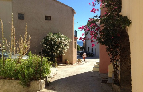 Tomino House | 50m from the sea, House in the heart of the village, shops, beaches and port