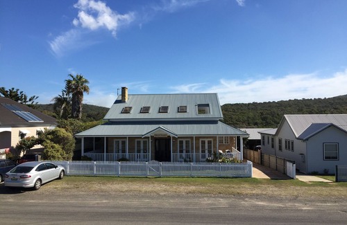 Catherine Hill Bay House | 50m to beach patrol flags- ocean views - Nat. Park views - whales - open fire