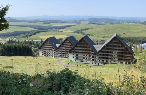 Besse-et-Saint-Anastaise Apartment | 5159A