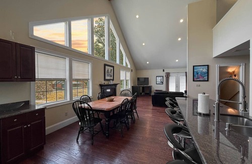 North Conway House | 52-2 Locust Lane | Views, Pool, Hot Tub, 6 Bedroom