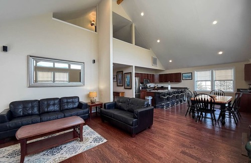 North Conway House | 52-2 Locust Lane | Views, Pool, Hot Tub, 6 Bedroom