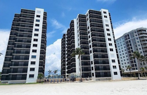 South Island Condo | 524 - 6610 Building in Fort Myers Beach