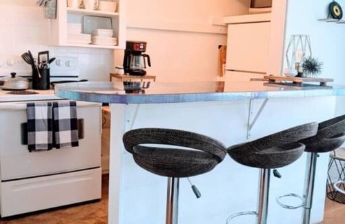 Hot Springs Apartment | 527 Quapaw Apt 6 · Great Deal, Just A Few Blocks To Dwntn Hot Springs