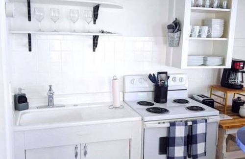 Hot Springs Apartment | 527 Quapaw Apt 6 · Great Deal, Just A Few Blocks To Dwntn Hot Springs