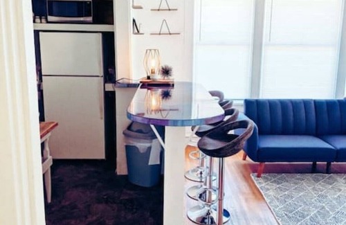 Hot Springs Apartment | 527 Quapaw Apt 6 · Great Deal, Just A Few Blocks To Dwntn Hot Springs