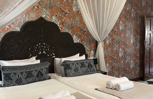 Victoria Falls House | 528 Victoria Falls Guest House