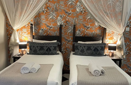 Victoria Falls House | 528 Victoria Falls Guest House