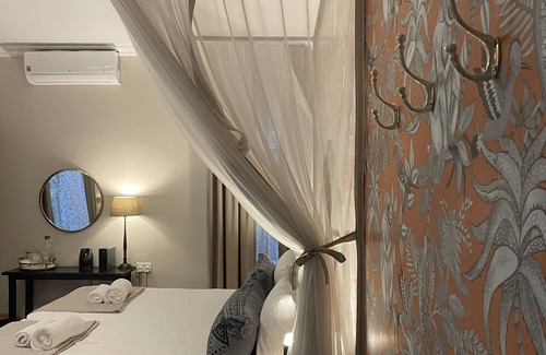 Victoria Falls House | 528 Victoria Falls Guest House