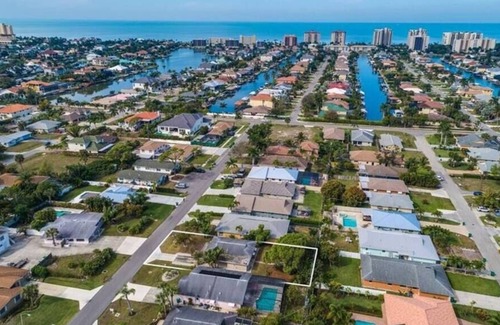 Naples Park House | 535 PERFECT NAPLES - Only Steps to the Beach *****