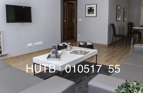 La Maternitat i Sant Ramon Apartment | 54. Futbol B32 Apartment