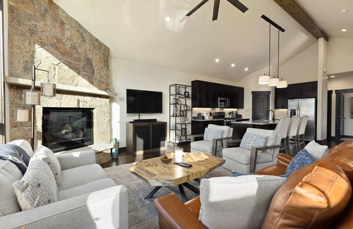 Keystone Condo | 54 Outpost Drive The Alders - Private Hot Tub 4 Bedroom Condo by RedAwning