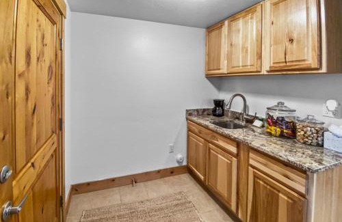 Bear Hollow Village House | 5410 Cross Country Mountain Ski Getaway with Hot Tub Pool! by SkyRun Park City