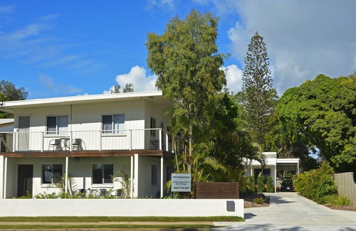 Urangan Cottage | 545 - Waters Edge Cottage. On the plaza
