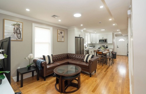 Codman Square Apartment | 558/2 - 3BR Boston - Modern Nest near Franklin Park
