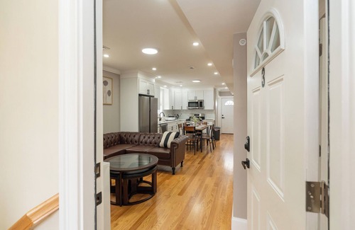 Codman Square Apartment | 558/2 - 3BR Boston - Modern Nest near Franklin Park