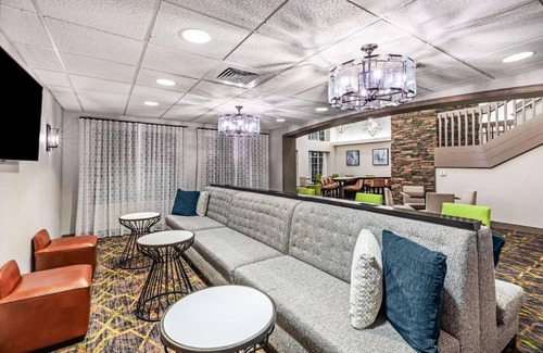 Shreveport Hotel | 56 m² Hotel ∙ 3 bedrooms ∙ 127 guests