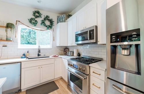 Bridle Trails House | 5645 116th Ave NE Kirkland Whole House · Family & Group Paradise Kirkland/Bridal