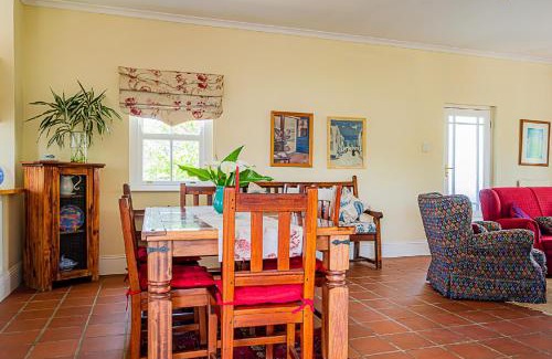 Nottingham Road Apartment | 56B Gowrie Village
