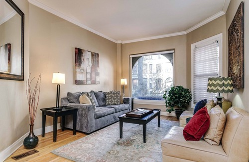 Gold Coast Apartment | 57 Cedar Unit 1 - Luxury Apartment in Gold Coast - Sleeps 9