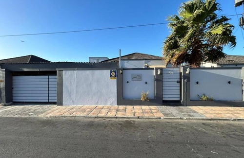 Parow Apartment | 57 On Wynne- DELUXE UNIT 2