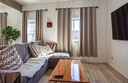 Cote-Saint-Paul Apartment | 5705-Modern 2 BD / fully equipped, near DT MTL