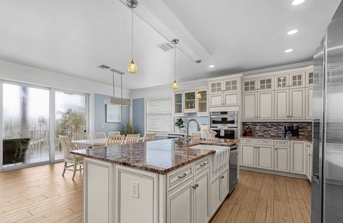 Fort Myers Beach House | 571 Seabatical: Canal Front With Pool!