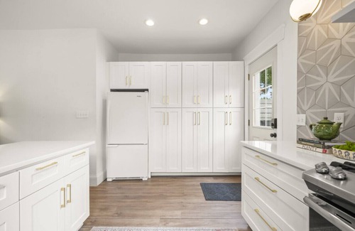 Roselawn Finance House | 5723 Ridge Road · The Greenhouse | Pleasant Ridge