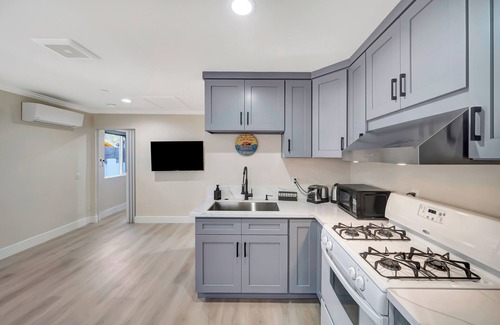Tarzana House | 5843 VANALDEN A.D.U With all of the amenities included