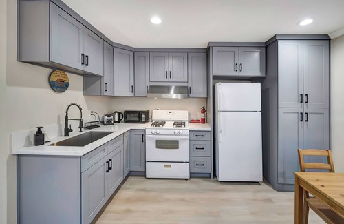 Tarzana House | 5843 VANALDEN A.D.U With all of the amenities included