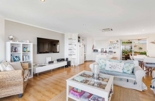 Encounter Bay House | 59 Dodson Rd - Panoramic Sea Views Across Encounter Bay - *Pet Friendly*