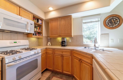 June Lake House | 593 June Lake Townhouse W/Stunning Views