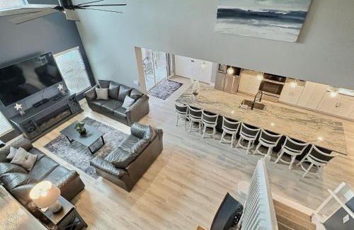 Lake Berkley Villa | 5B/3B Lake View Private Pool