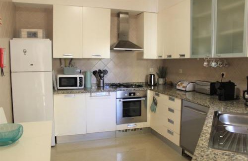 Alporchinhos Apartment | 5B Sra da Rocha - Casas & Papeis