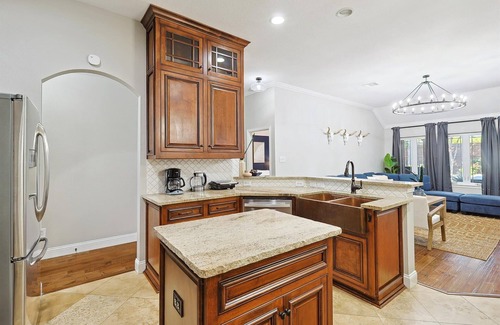 Corinth House | 5BD,2BA w Backyard Oasis, Pool, Jacuzzi, Firepit